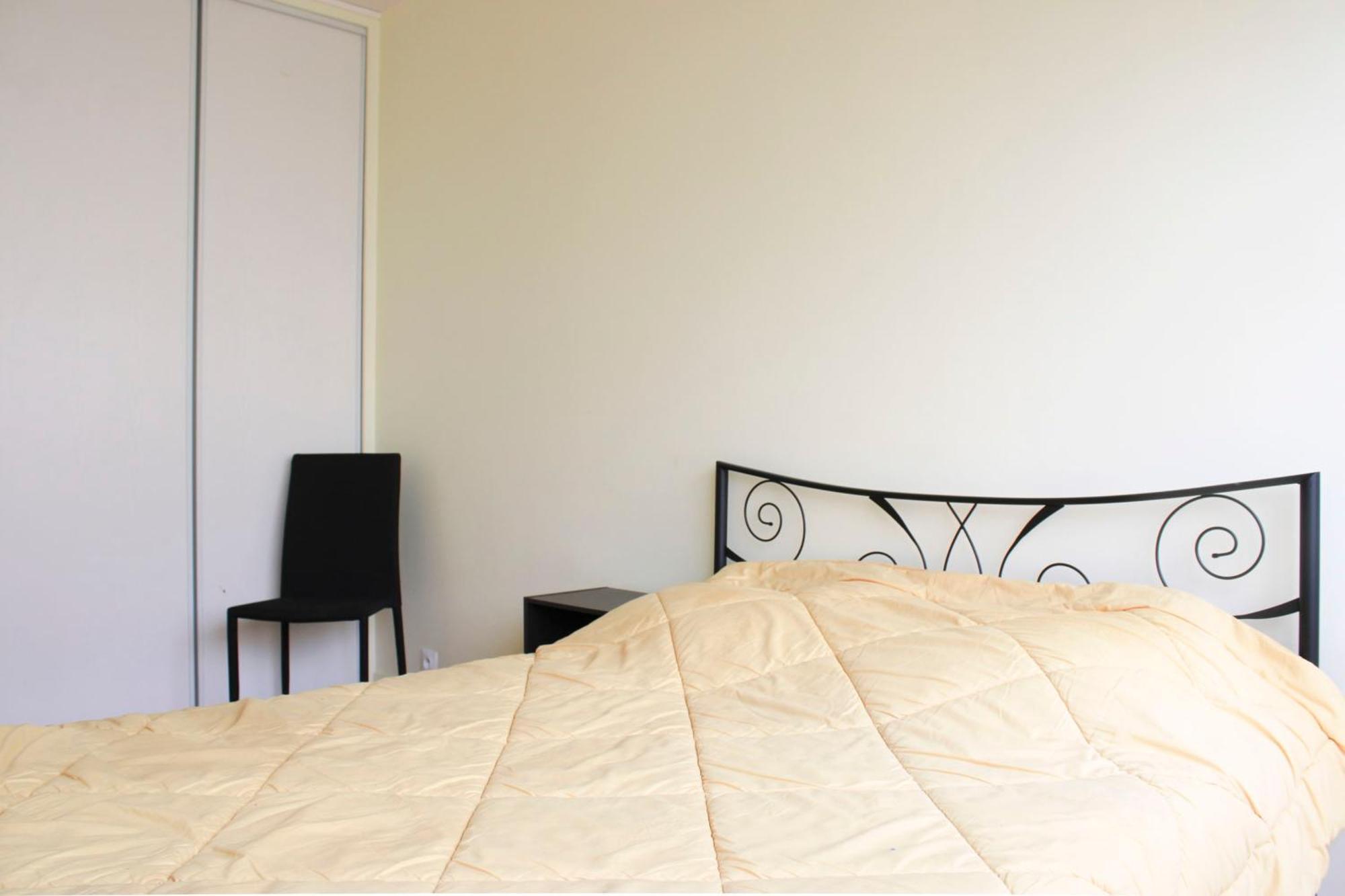 Appartement Spacious 3 With Balcony In Parijs