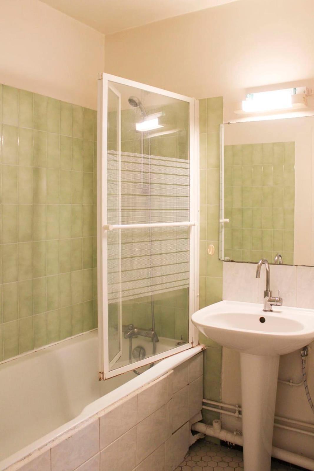 Spacious 3 With Balcony In Appartement