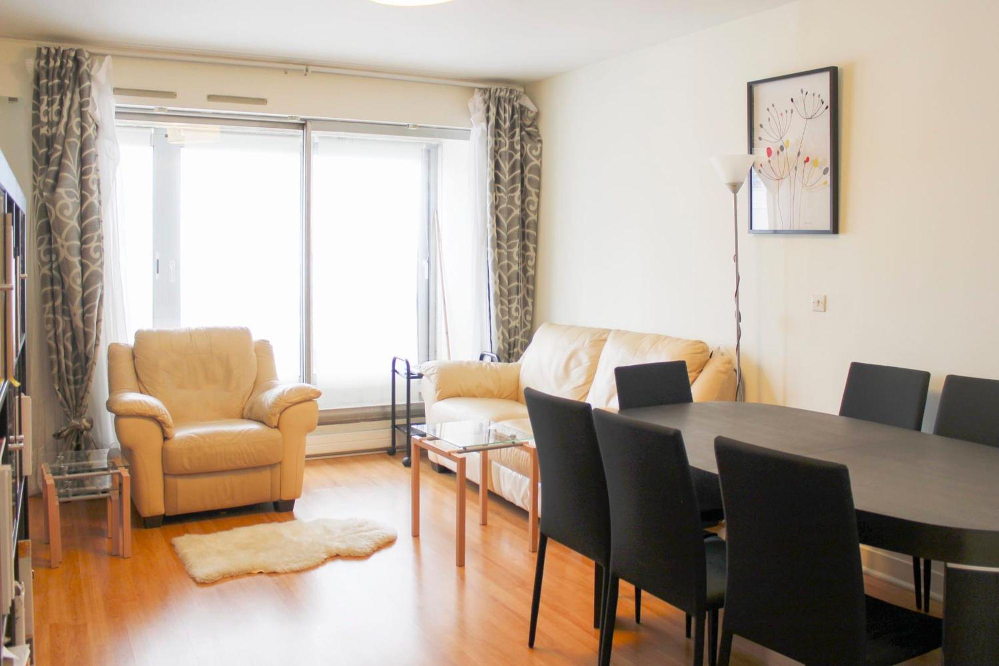 Spacious 3 With Balcony In * Parijs